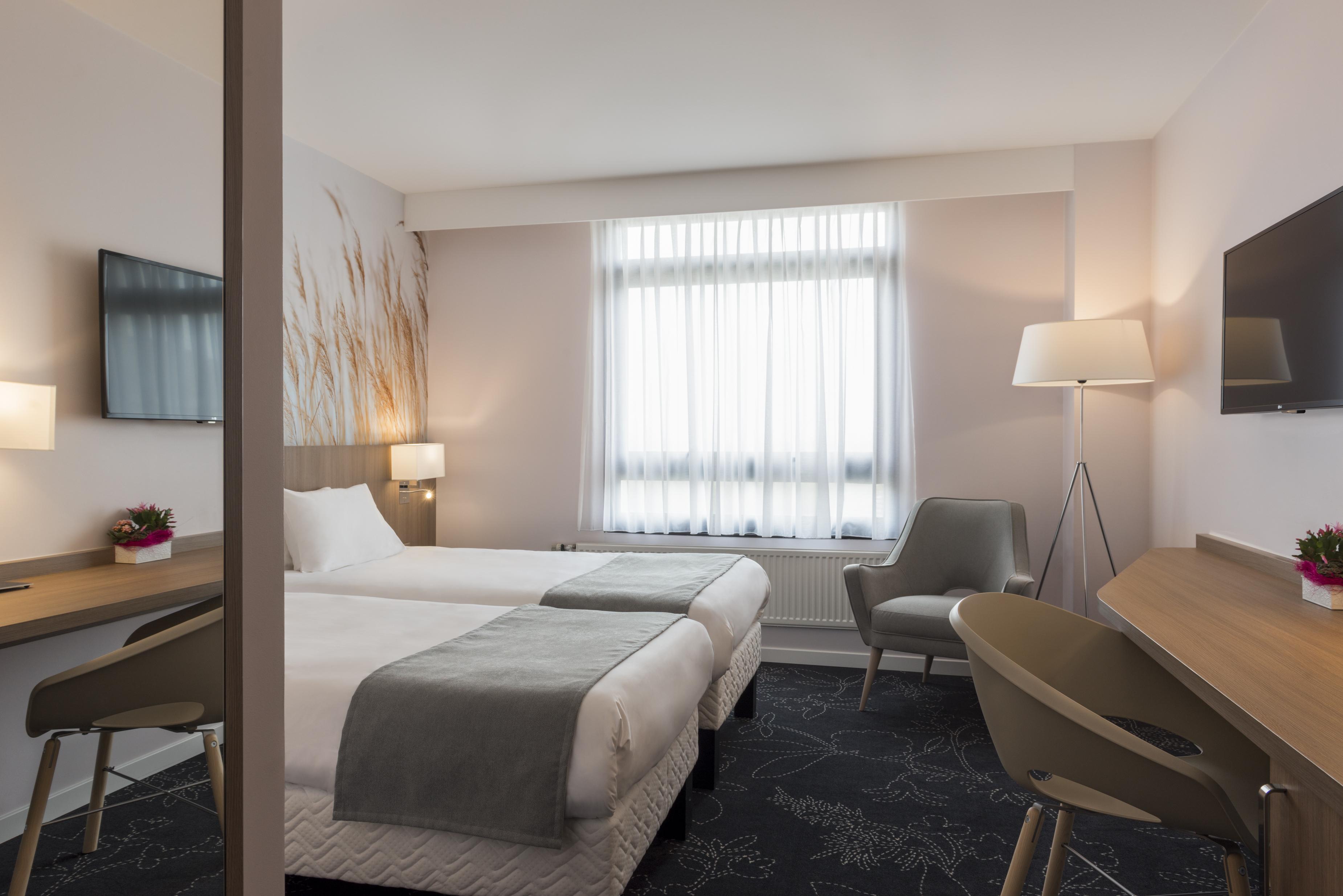Calais By Ihg Hotel 4*